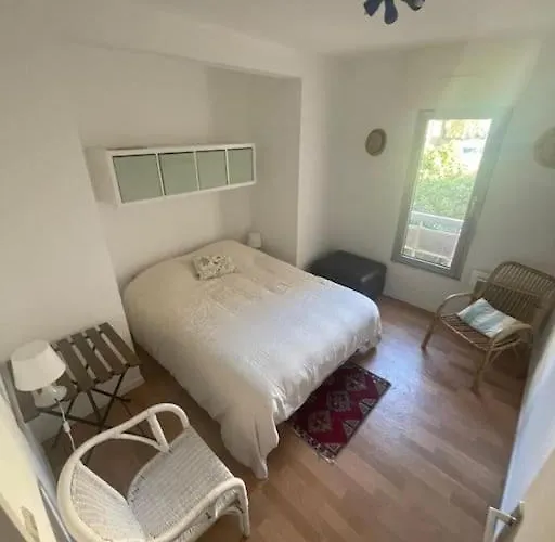 3 Pieces 62m2 Balcon Vue Acces Piscine Tennis Hyères